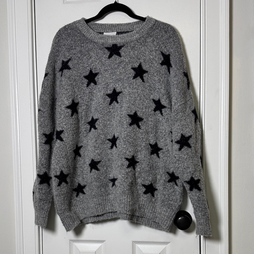 Le Lis Gray Star Print Oversized Cozy Knit Sweater Medium Soft Slouchy Pullover - Picture 2 of 8